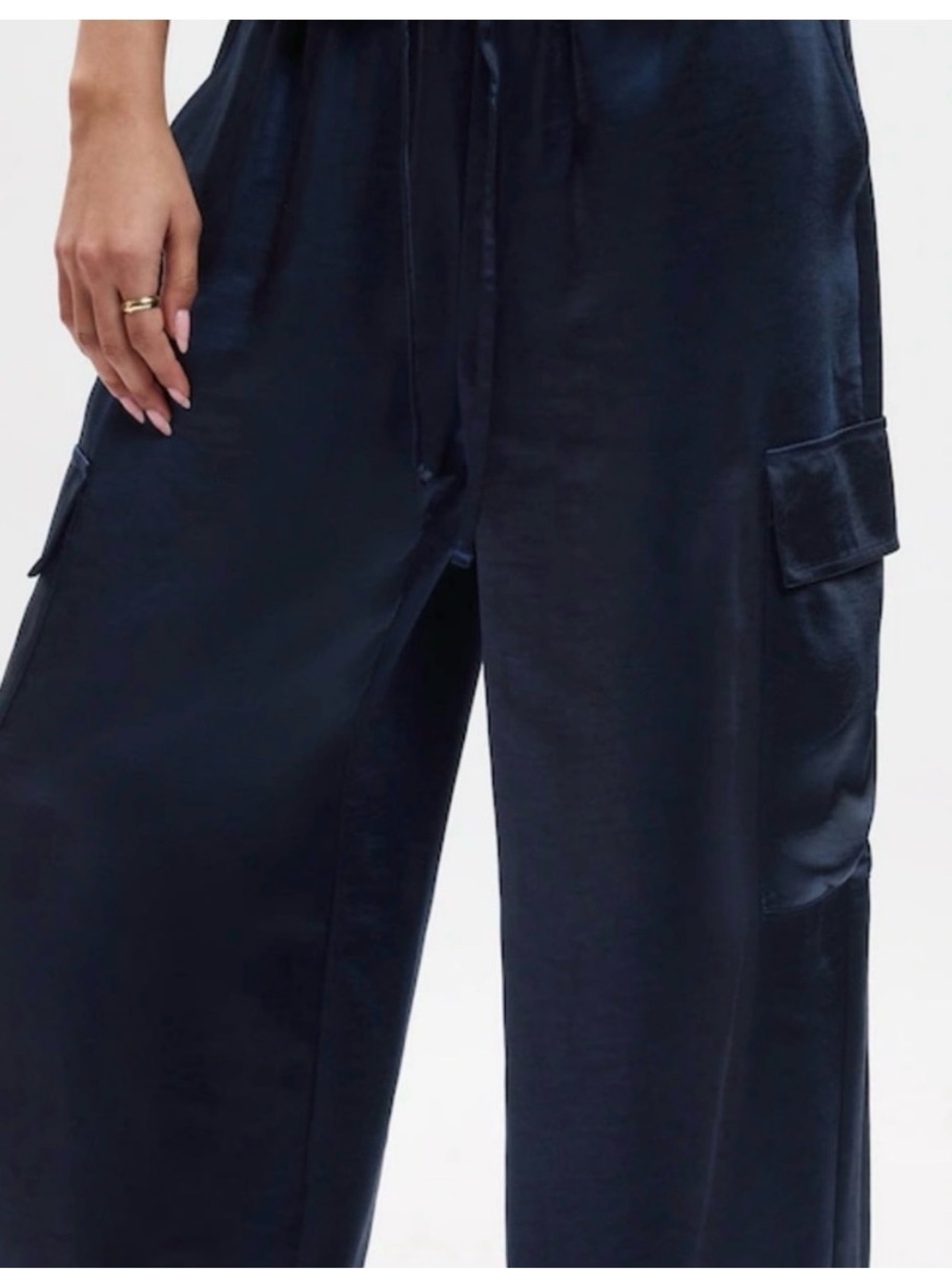 GAP Women's Navy Wide-Leg Cargo Pants - Picture 5 of 6